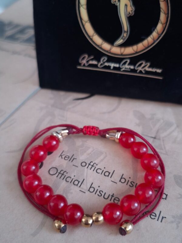 Pulsera agata roja macrame con esferas doradas – Pul29