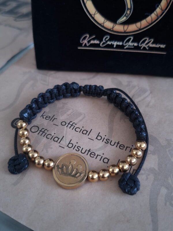 Pulsera Macramé Negro Esferas Doradas Dije Cacero roséna – Pul36